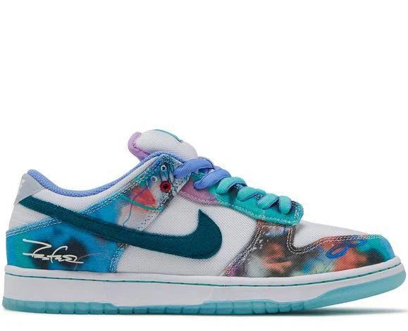 NIKE SB DUNK LOW X FUTURE LABORATORIES "BLEACHED AQUA"