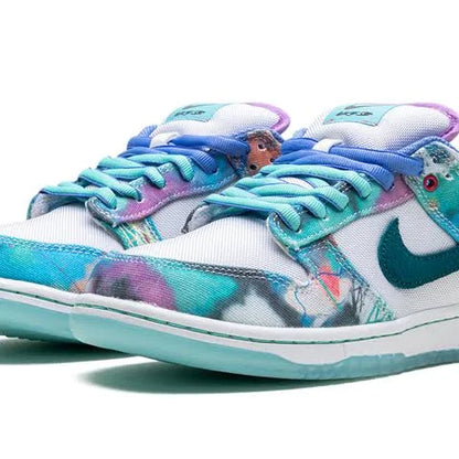 NIKE SB DUNK LOW X FUTURE LABORATORIES "BLEACHED AQUA"