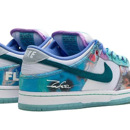 NIKE SB DUNK LOW X FUTURE LABORATORIES "BLEACHED AQUA"