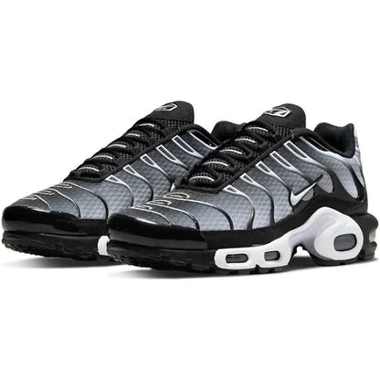 NIKE AIR MAX PLUS "BLACK METALLIC SILVER"