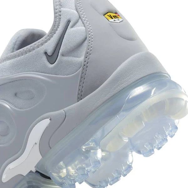 NIKE AIR VAPORMAX PLUS "METALLIC COOL GREY"